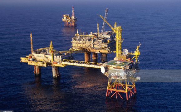 OIL RIGS IN NORTH SEA OFF